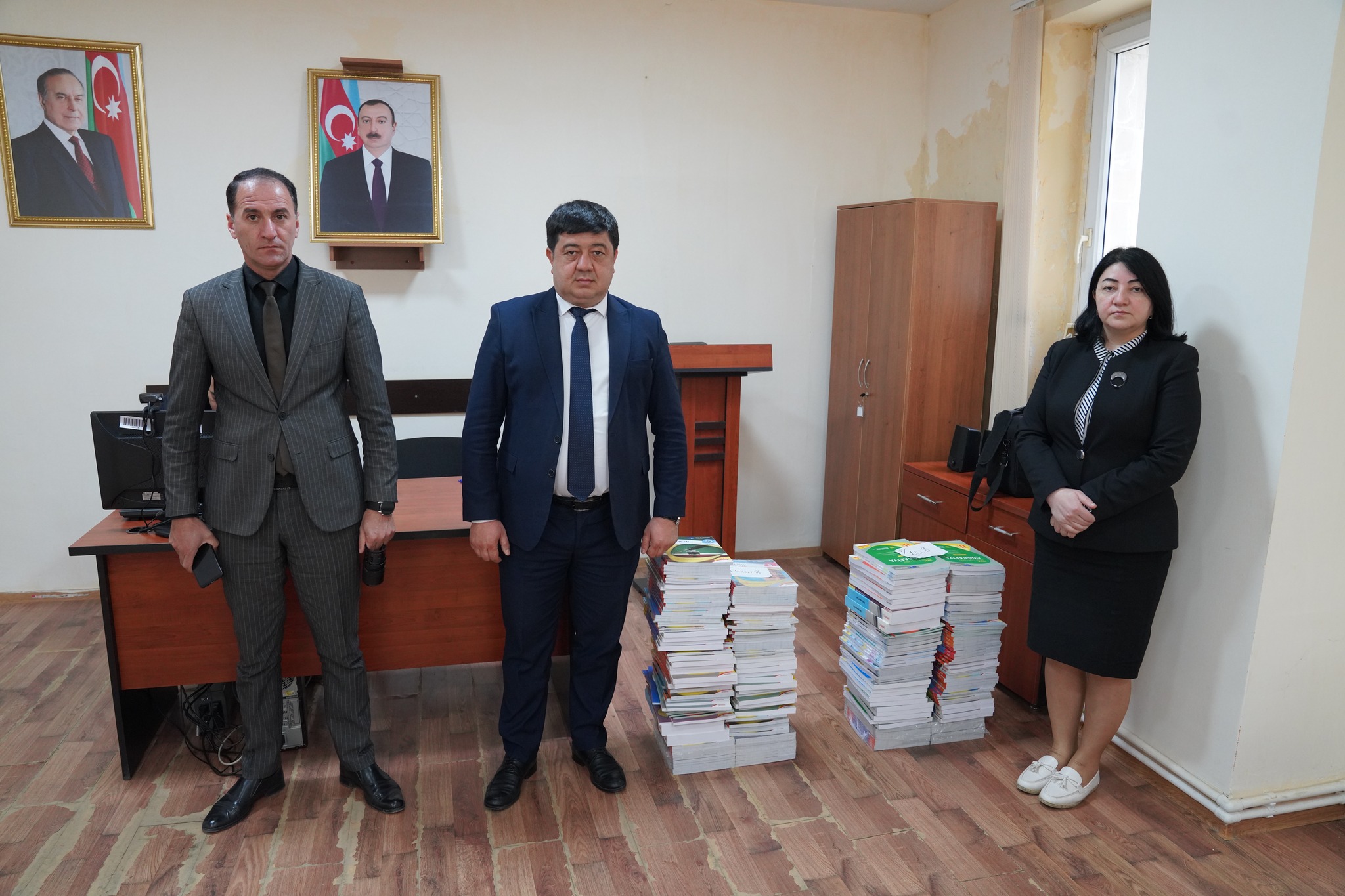 DİM-in müxtəlif nəşrlərinin regionlarda yerləşən məktəblərə hədiyyə edilməsi davam edir